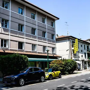 Vienna Szálloda